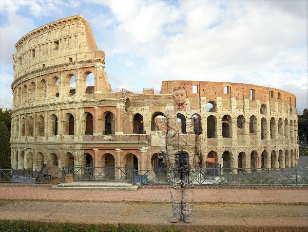 Liu Bolin - Colosseo n°2, Roma, 2017 Courtesy Boxart, Verona
